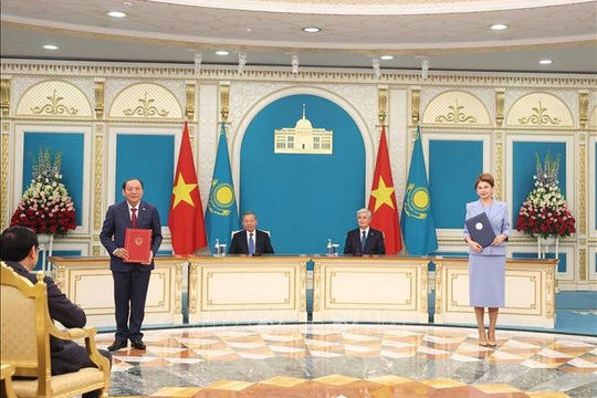 Tổng Bí thư Tô Lâm chứng kiến Lễ trao các văn kiện hợp tác song phương Việt Nam - Kazakhstan