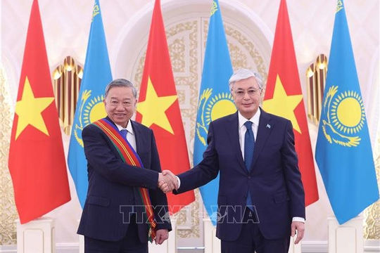 Tổng Bí thư Tô Lâm nhận Huân chương Hữu nghị Dostyk hạng Nhất