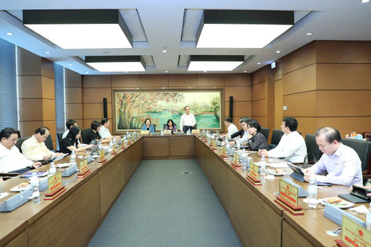 Sửa Luật Cán bộ, công chức: Rõ ràng mối quan hệ giữa vị trí việc làm và ngạch công chức Sửa Luật Cán bộ, công chức: Rõ ràng mối quan hệ giữa vị trí việc làm và ngạch công chức