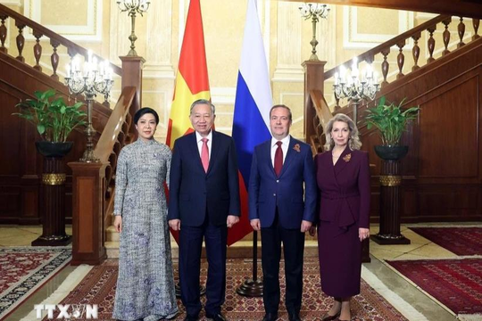 Việt Nam mong muốn hợp tác chặt chẽ với Liên bang Nga để nâng tầm quan hệ