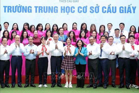 Thúc đẩy đổi mới sáng tạo, chuyển đổi số trong trường học, không để học sinh nào bị bỏ lại phía sau