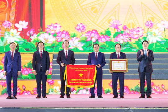 Hải Phòng kỷ niệm 70 năm Ngày Giải phóng, đón nhận Danh hiệu “Thành phố Anh hùng” và khai mạc Lễ hội Hoa Phượng Đỏ 2025