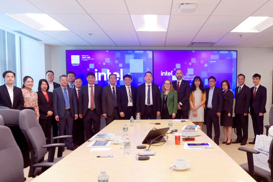 Hợp tác phát triển AI và bán dẫn, thúc đẩy cân bằng thương mại giữa Việt Nam và Hoa Kỳ