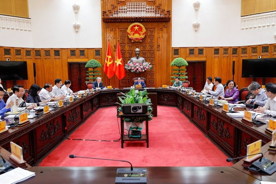 Rà soát phân cấp, phân quyền liên quan ngân sách, thẩm quyền về nhân sự, đất đai