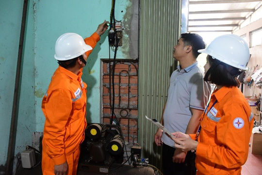 EVNHANOI khuyến cáo sử dụng điện an toàn phòng chống cháy nổ mùa cao điểm  EVNHANOI khuyến cáo sử dụng điện an toàn phòng chống cháy nổ mùa cao điểm