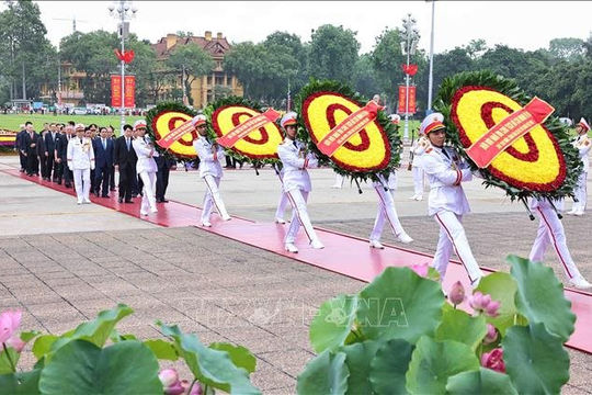 Lãnh đạo Đảng, Nhà nước vào Lăng viếng Bác Lãnh đạo Đảng, Nhà nước vào Lăng viếng Bác