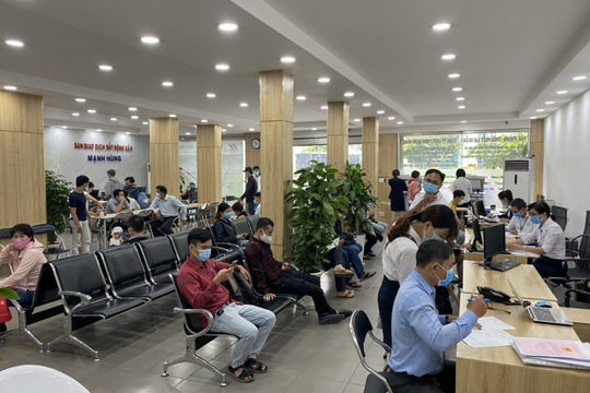 Chuyển đổi, giải thể các phòng công chứng chậm nhất khi nào?