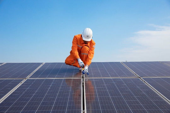 Sử dụng điện hiệu quả: Công sở đi trước, cộng đồng theo sau