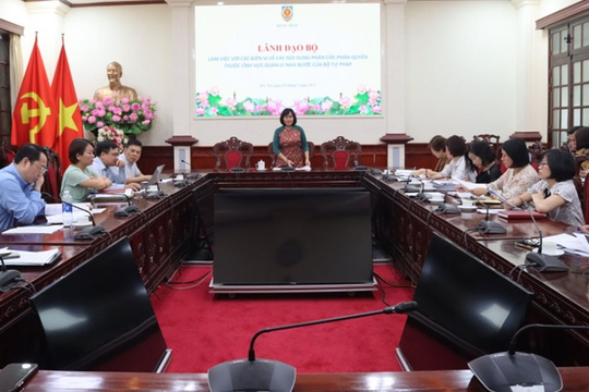 Phân cấp, phân định thẩm quyền quản lý nhà nước trong lĩnh vực tư pháp