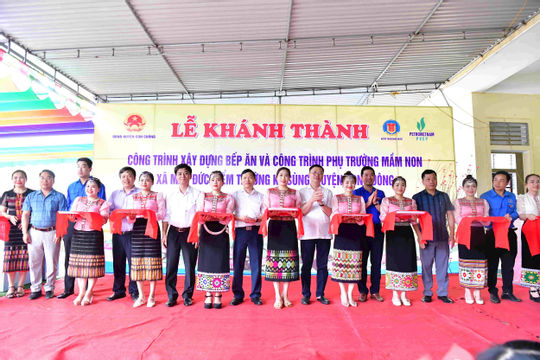 Kiểm toán nhà nước bàn giao công trình ý nghĩa cho trường mầm non huyện vùng cao Con Cuông