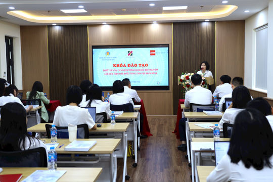 Đào tạo về phát triển tài chính bền vững và chia sẻ kinh nghiệm kiểm toán trong lĩnh vực ngân hàng