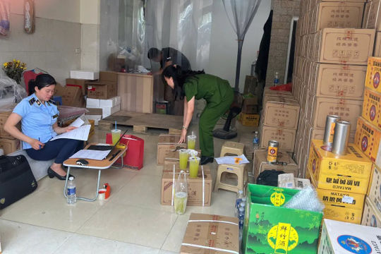 Hà Nội: Phạt 90 triệu đồng, buộc tiêu hủy 1.300 chai rượu, bia Mao Đài nhập lậu 