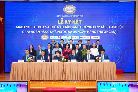 Ngành ngân hàng thi đua đổi mới sáng tạo và chuyển đổi số