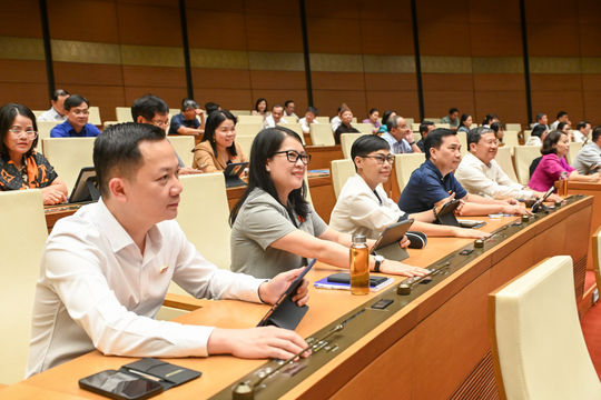 Quốc hội thông qua Nghị quyết thí điểm một số cơ chế, chính sách đặc thù phát triển nhà ở xã hội Quốc hội thông qua Nghị quyết thí điểm một số cơ chế, chính sách đặc thù phát triển nhà ở xã hội