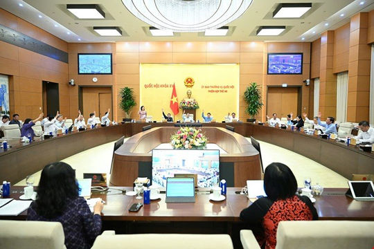 Thông qua Pháp lệnh sửa đổi Điều 10 của Pháp lệnh Dân số Thông qua Pháp lệnh sửa đổi Điều 10 của Pháp lệnh Dân số