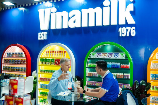 VINAMILK: Gần 20 năm tham gia Hội chợ quốc tế hàng đầu châu Á - không chỉ để kinh doanh VINAMILK: Gần 20 năm tham gia Hội chợ quốc tế hàng đầu châu Á - không chỉ để kinh doanh