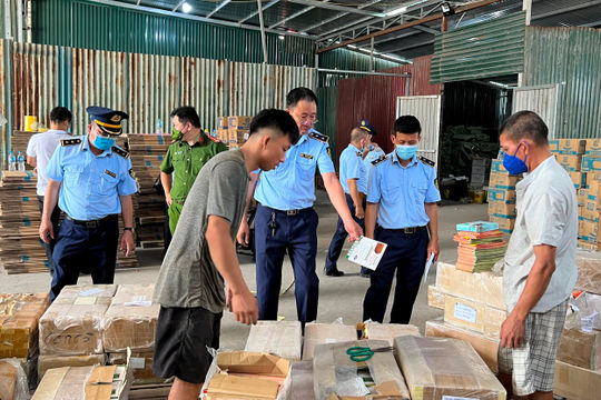 Đẩy mạnh đợt cao điểm đấu tranh ngăn chặn, đẩy lùi sữa giả, thuốc giả, thực phẩm chức năng giả Đẩy mạnh đợt cao điểm đấu tranh ngăn chặn, đẩy lùi sữa giả, thuốc giả, thực phẩm chức năng giả