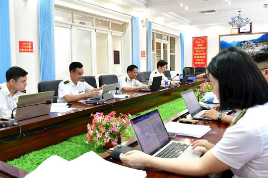 Hoàn thiện tổ chức bộ máy, nâng cao chất lượng nguồn nhân lực Hoàn thiện tổ chức bộ máy, nâng cao chất lượng nguồn nhân lực