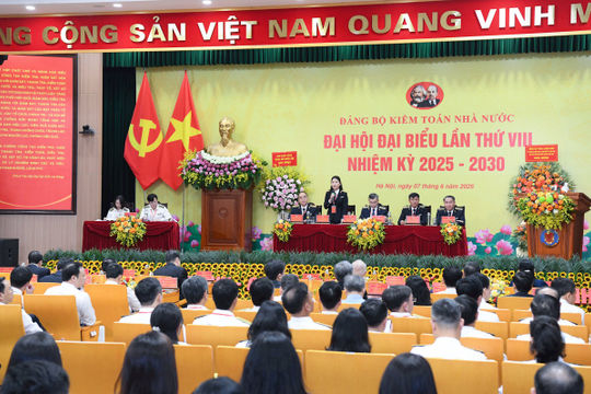 Lãnh đạo thực hiện thắng lợi các chỉ thị, nghị quyết của Đảng Lãnh đạo thực hiện thắng lợi các chỉ thị, nghị quyết của Đảng