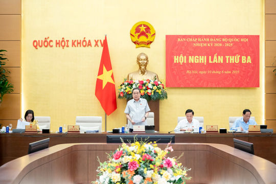 Quyết tâm, nỗ lực hoàn thành nhiệm vụ chính trị của Đảng bộ Quốc hội Quyết tâm, nỗ lực hoàn thành nhiệm vụ chính trị của Đảng bộ Quốc hội