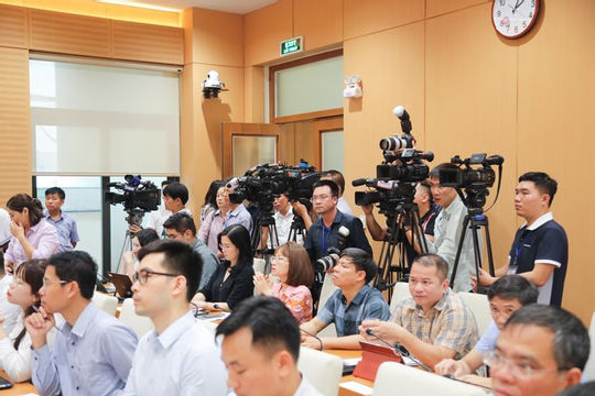 Nhiệm vụ của báo chí là phục vụ nhân dân, phục vụ cách mạng