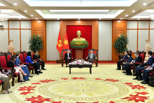 Tổng Bí thư đề nghị Qualcomm đẩy mạnh chuyển giao công nghệ cho các đối tác Việt Nam Tổng Bí thư đề nghị Qualcomm đẩy mạnh chuyển giao công nghệ cho các đối tác Việt Nam