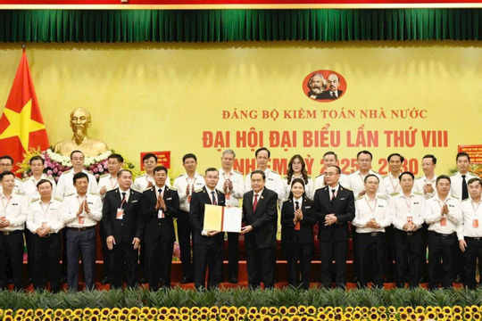 Vững vàng tiếp bước trong nhiệm kỳ mới Vững vàng tiếp bước trong nhiệm kỳ mới