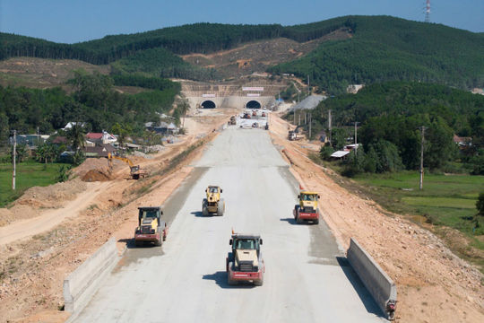 Dự án Quảng Ngãi - Hoài Nhơn: Quyết tâm vượt “chướng ngại vật” để về đích Dự án Quảng Ngãi - Hoài Nhơn: Quyết tâm vượt “chướng ngại vật” để về đích