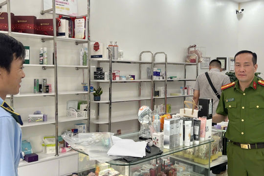 Hà Nội: Đồng loạt kiểm tra, xử phạt 04 cơ sở kinh doanh mỹ phẩm nhập lậu 