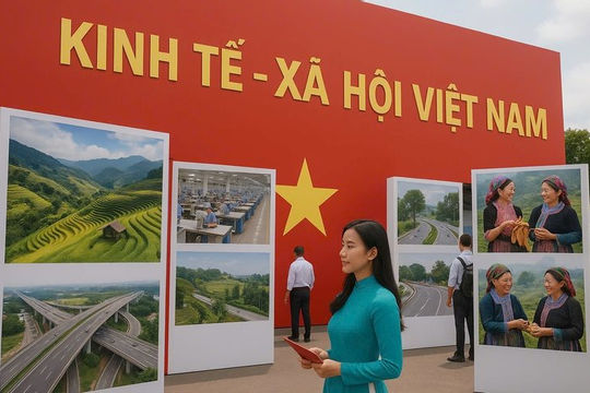 Chuẩn bị triển lãm 80 năm thành tựu kinh tế - xã hội Chuẩn bị triển lãm 80 năm thành tựu kinh tế - xã hội
