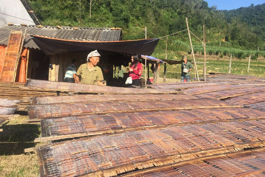 Cao Bằng: Làng nghề truyền thống tạo sinh kế bền vững, doanh thu hàng chục tỷ đồng mỗi năm Cao Bằng: Làng nghề truyền thống tạo sinh kế bền vững, doanh thu hàng chục tỷ đồng mỗi năm