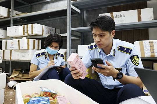 Hà Nội:  Thu giữ hàng nghìn sản phẩm thực phẩm, mỹ phẩm nhập lậu tại quận Hai Bà Trưng 