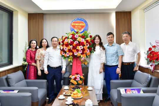 Nhiều cơ quan, đơn vị thăm và chúc mừng Báo Kiểm toán nhân dịp 21/6