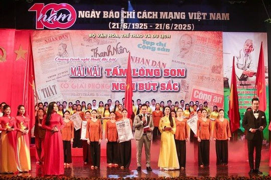 Rực rỡ sắc màu nghệ thuật chào mừng Ngày Báo chí Cách mạng Việt Nam