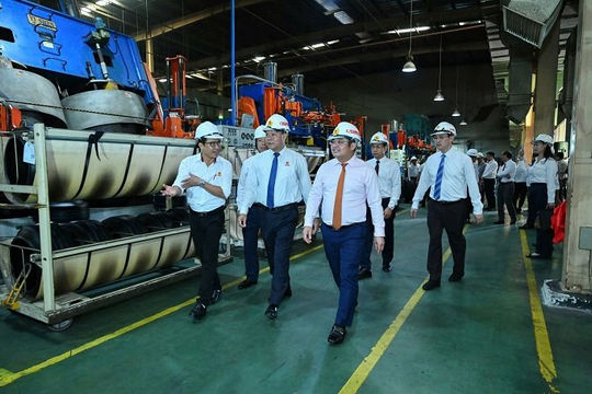  Casumina: Gắn biển công trình sản xuất lốp bán thép Patagonia M/T chào mừng Đại hội Đảng bộ Tập đoàn Hóa chất Việt Nam lần thứ IV