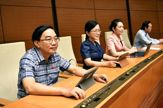 Quốc hội thông qua Luật sửa 8 luật lĩnh vực tài chính, ngân sách, đầu tư