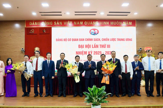 Đồng chí Thái Thanh Quý được bầu giữ chức Bí thư Đảng ủy Cơ quan Ban Chính sách, chiến lược Trung ương, nhiệm kỳ 2025-2030 Đồng chí Thái Thanh Quý được bầu giữ chức Bí thư Đảng ủy Cơ quan Ban Chính sách, chiến lược Trung ương, nhiệm kỳ 2025-2030