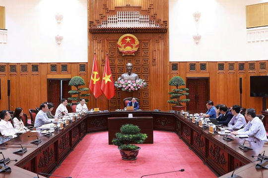 Tiếp tục giải quyết các quan tâm của phía Hoa Kỳ về kinh tế, thương mại, đầu tư