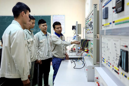 Đẩy mạnh phân quyền, phân cấp trong quản lý lĩnh vực giáo dục nghề nghiệp