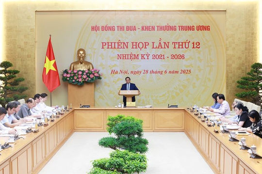 Tiếp tục hoàn thiện hệ thống văn bản về thi đua, khen thưởng phù hợp chính quyền địa phương 2 cấp