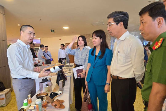 Chống hàng giả, gian lận thương mại: Cần sự đồng lòng từ cơ quan quản lý đến doanh nghiệp, người dân  Chống hàng giả, gian lận thương mại: Cần sự đồng lòng từ cơ quan quản lý đến doanh nghiệp, người dân