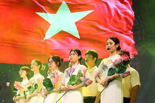 Lan tỏa khí thế cách mạng trong toàn dân Lan tỏa khí thế cách mạng trong toàn dân