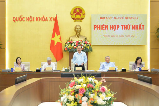 Dân chủ, kỷ cương, công khai, minh bạch trong công tác bầu cử Dân chủ, kỷ cương, công khai, minh bạch trong công tác bầu cử