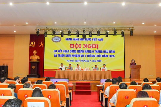 Ngành ngân hàng vừa hoàn thành sắp xếp bộ máy vừa hỗ trợ mục tiêu tăng trưởng