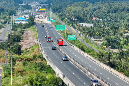 Tập đoàn Đèo Cả được giao nghiên cứu đề xuất dự án ĐT.827E theo phương thức PPP Tập đoàn Đèo Cả được giao nghiên cứu đề xuất dự án ĐT.827E theo phương thức PPP