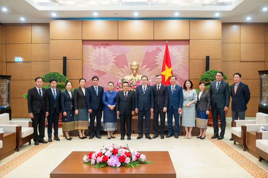 Chủ tịch Quốc hội Trần Thanh Mẫn tiếp Chủ tịch Kiểm toán nhà nước Lào Chủ tịch Quốc hội Trần Thanh Mẫn tiếp Chủ tịch Kiểm toán nhà nước Lào