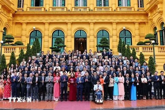 Gặp mặt đại biểu tham gia Diễn đàn Trí thức trẻ Việt Nam toàn cầu  Gặp mặt đại biểu tham gia Diễn đàn Trí thức trẻ Việt Nam toàn cầu