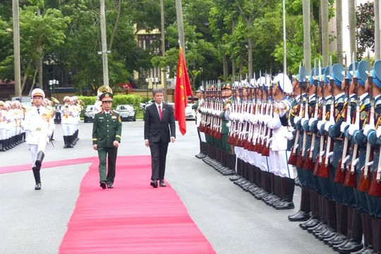 Việt Nam - Singapore thúc đẩy hợp tác quốc phòng thiết thực, tin cậy Việt Nam - Singapore thúc đẩy hợp tác quốc phòng thiết thực, tin cậy