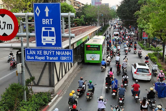 Vận tải hành khách công cộng: Bài toán kinh phí và hiệu quả