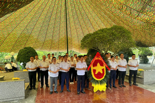 KTNN khu vực VII thăm viếng Nghĩa trang liệt sỹ km3 phường Yên Bái KTNN khu vực VII thăm viếng Nghĩa trang liệt sỹ km3 phường Yên Bái